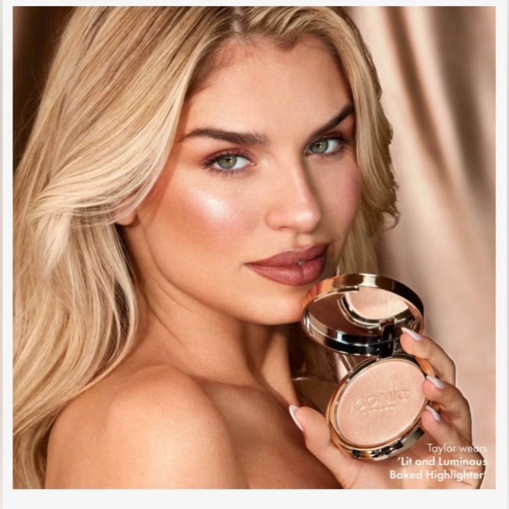 Iconic London Lit & Luminous Baked Highlighter